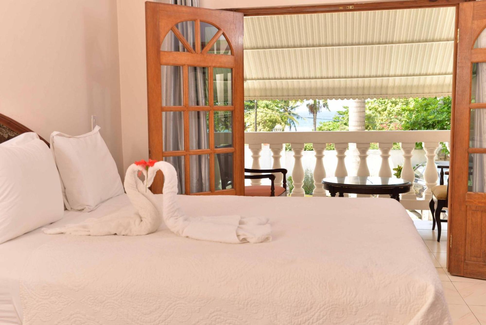 Chateau Margarita Ja Montego Bay Exterior photo